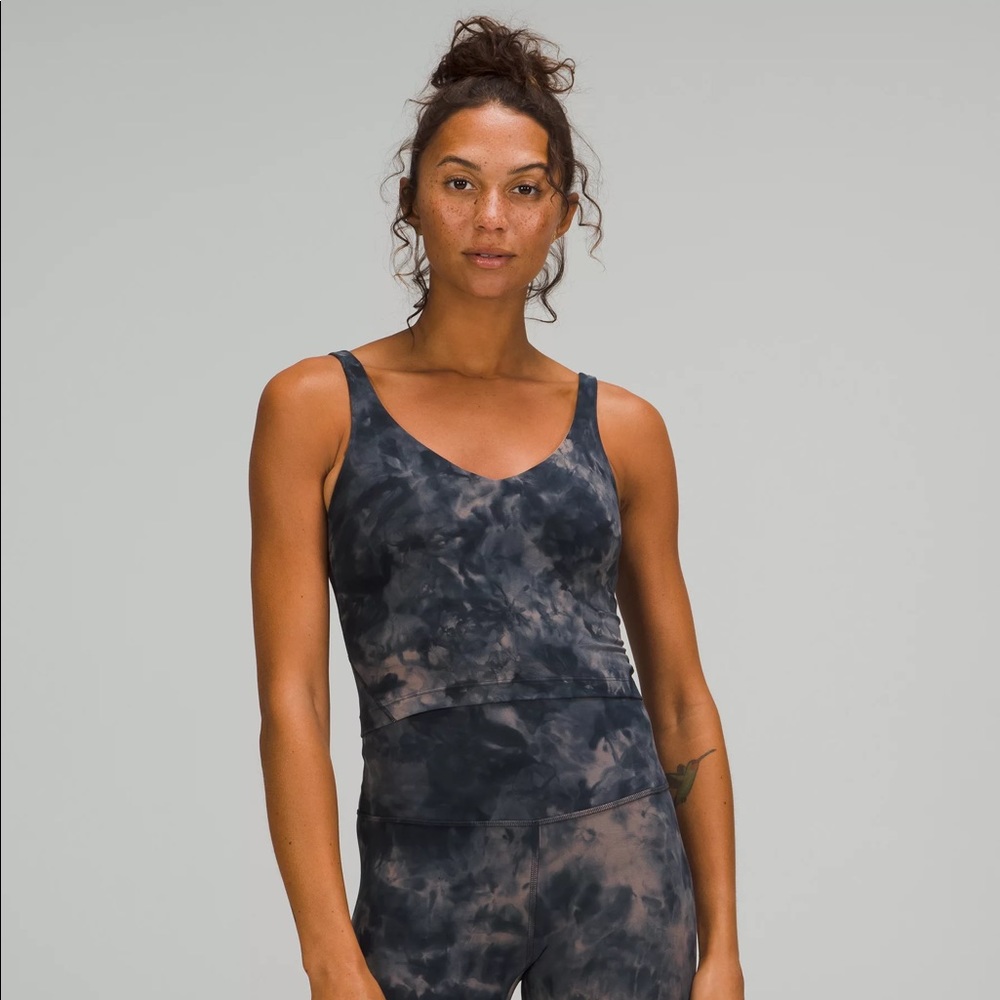 Lululemon Align top in diamond dye lunar rock ✨